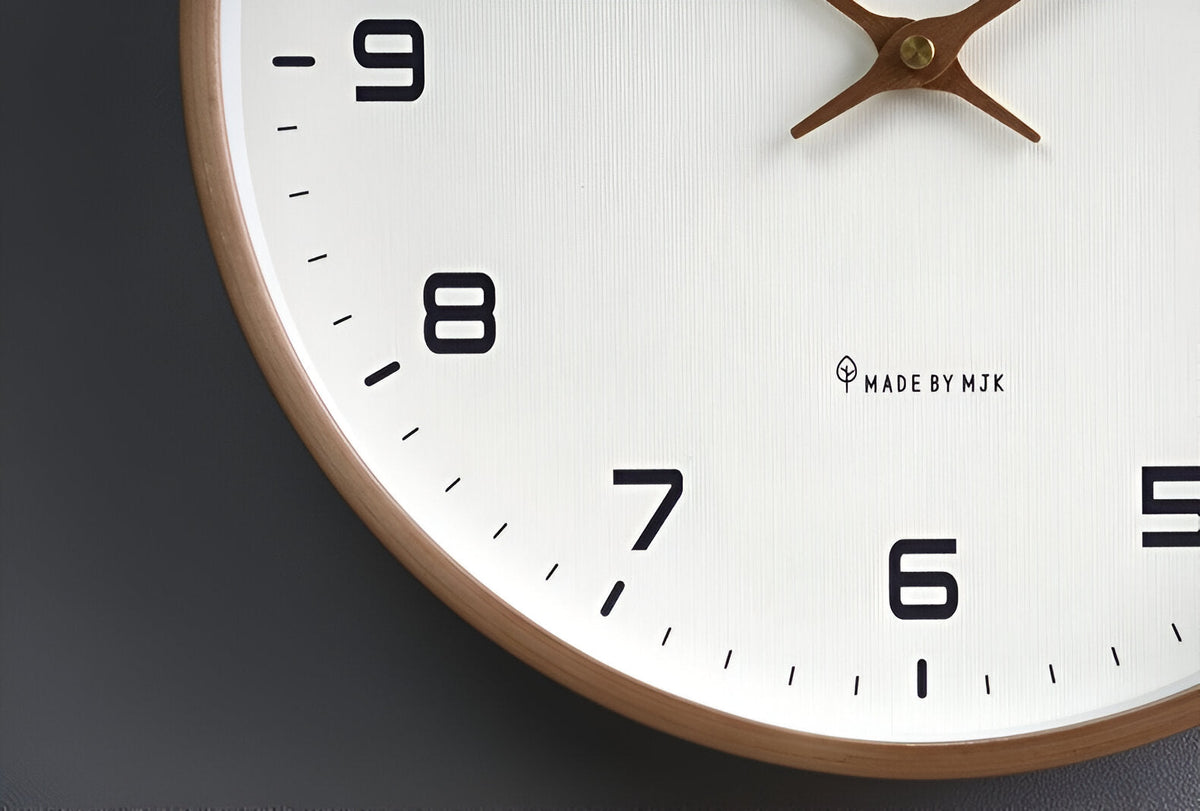 Nordic Wooden Wall Clock, Silent Quartz Minimalist Round Clock for Living Room and Kitchen